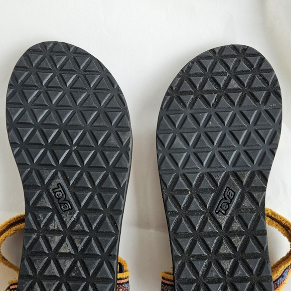 Teva - Picture 5 of 5